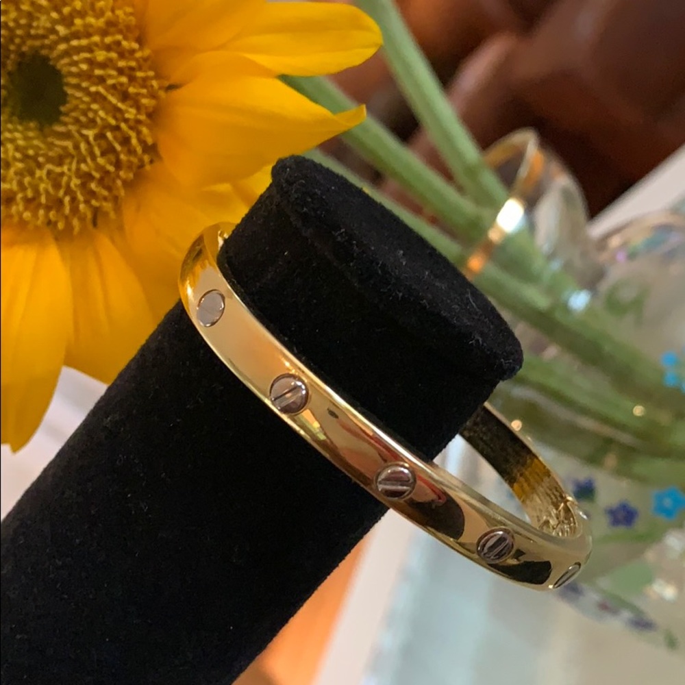 Gold bracelet